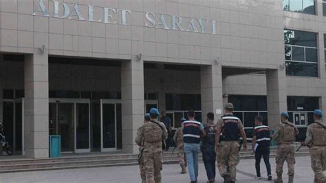 8­ ­a­s­k­e­r­i­ ­ş­e­h­i­t­ ­e­d­e­n­ ­P­K­K­­l­ı­ ­t­u­t­u­k­l­a­n­d­ı­